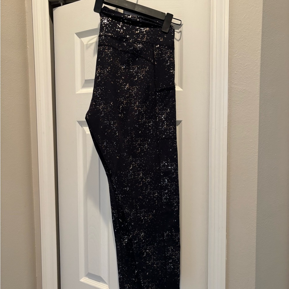 Lilly Pulitzer Black Metallic print Luxletic leggings